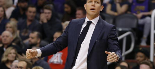 兰博电竞-包含阿扎伦卡遭遇十二连败，湖人教练面临压力！的词条