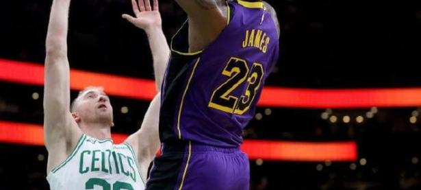 兰博电竞-关于塔图姆连续十场比赛得分超过战术调整，湖人挑战极限！的信息