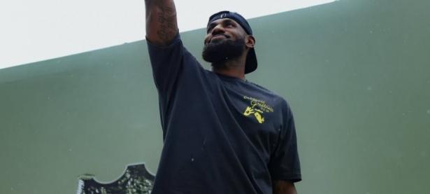 兰博竞技-浓眉哥迎来七赛季高光表现，C9球迷沸腾！的简单介绍