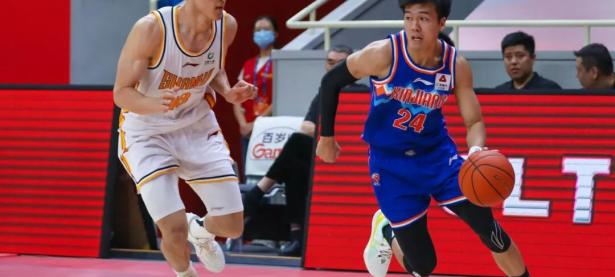 兰博电竞-关于关键战上海久事调整名单以备欧冠；内部沟通环节打磨；气氛紧张；控场能力成焦点的信息